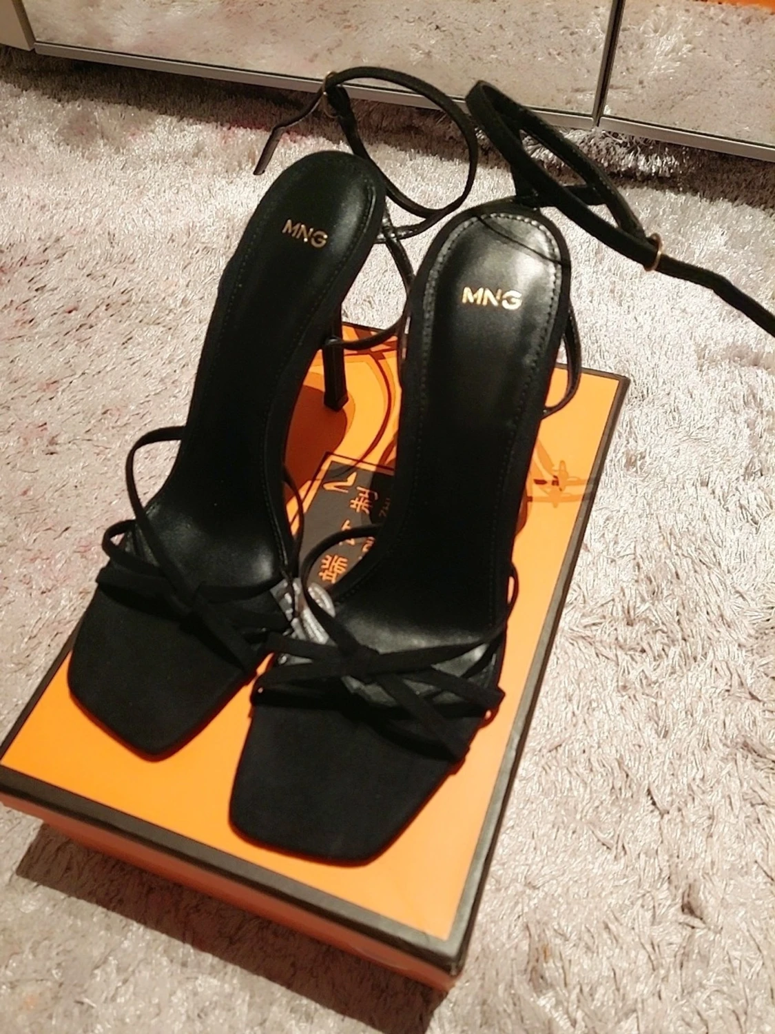 Svarta sandaler med klack från MNG - 3