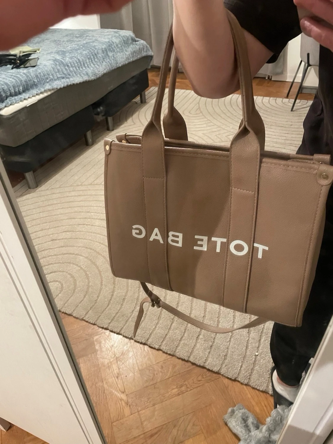 Beige tote bag med axelrem - 5