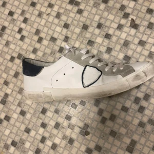 Philippe model prsx - Säljer dessa tvärr feta Philippe model i hyfsat bra skick, finns några små defekter då ja använt dom ett tag. tveka inte på att ställa frågor, obs inget og ingår