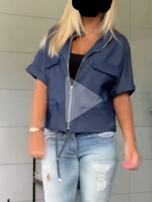 Blå kort jacka med dragkedja - Intressekoll på denna blåa Zara jackan!💙stl XS