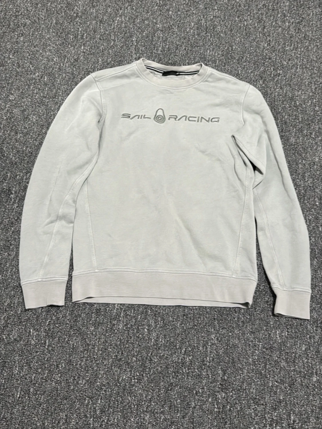 Ljusgrå sweatshirt från Sail Racing