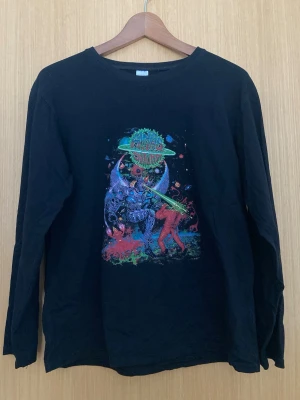 rings of saturn longsleeve - longsleeve med tryck från deathcore bandet rings of saturn. mycket bra skick