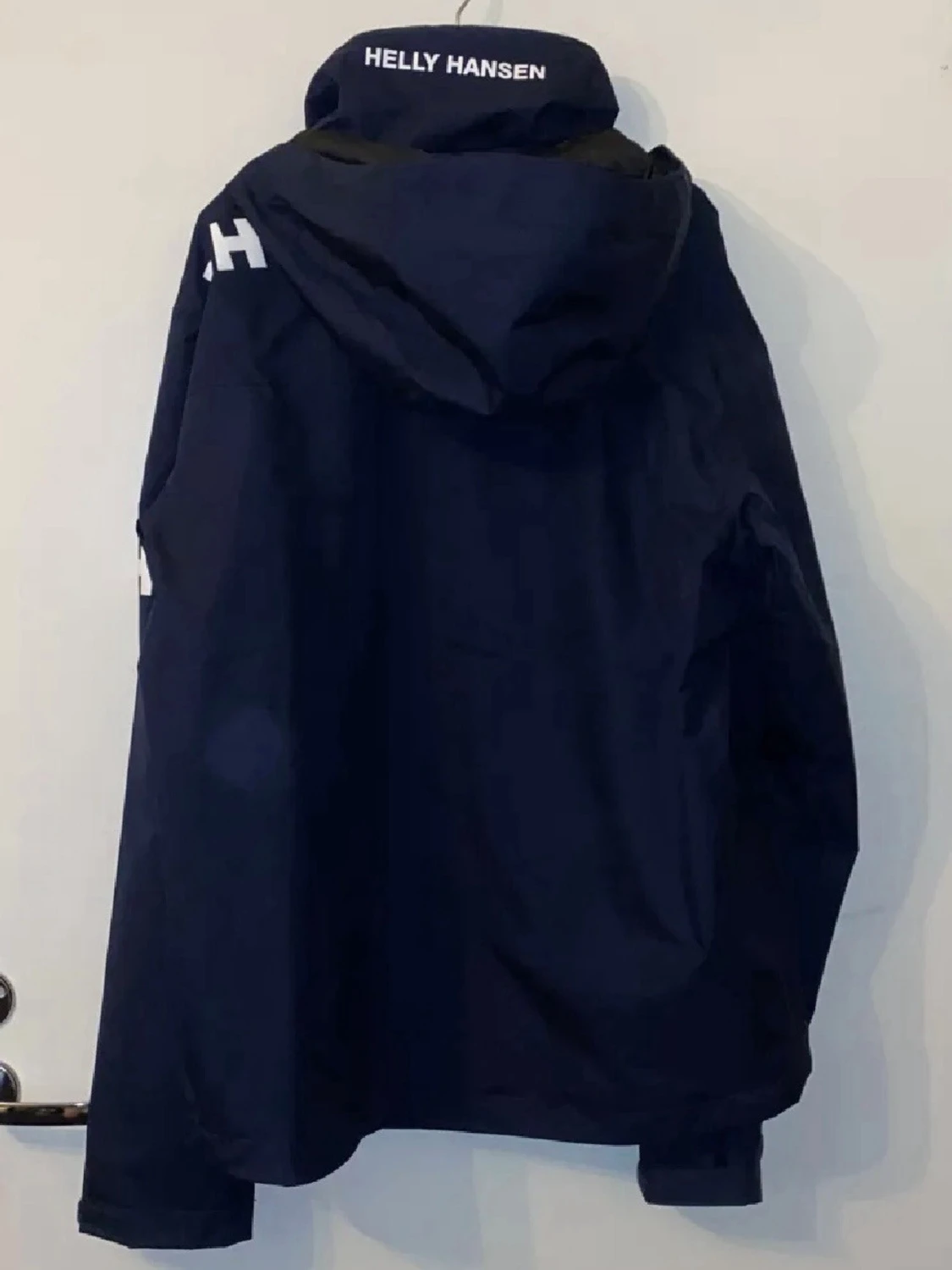 Marinblå vindjacka från Helly Hansen - 1