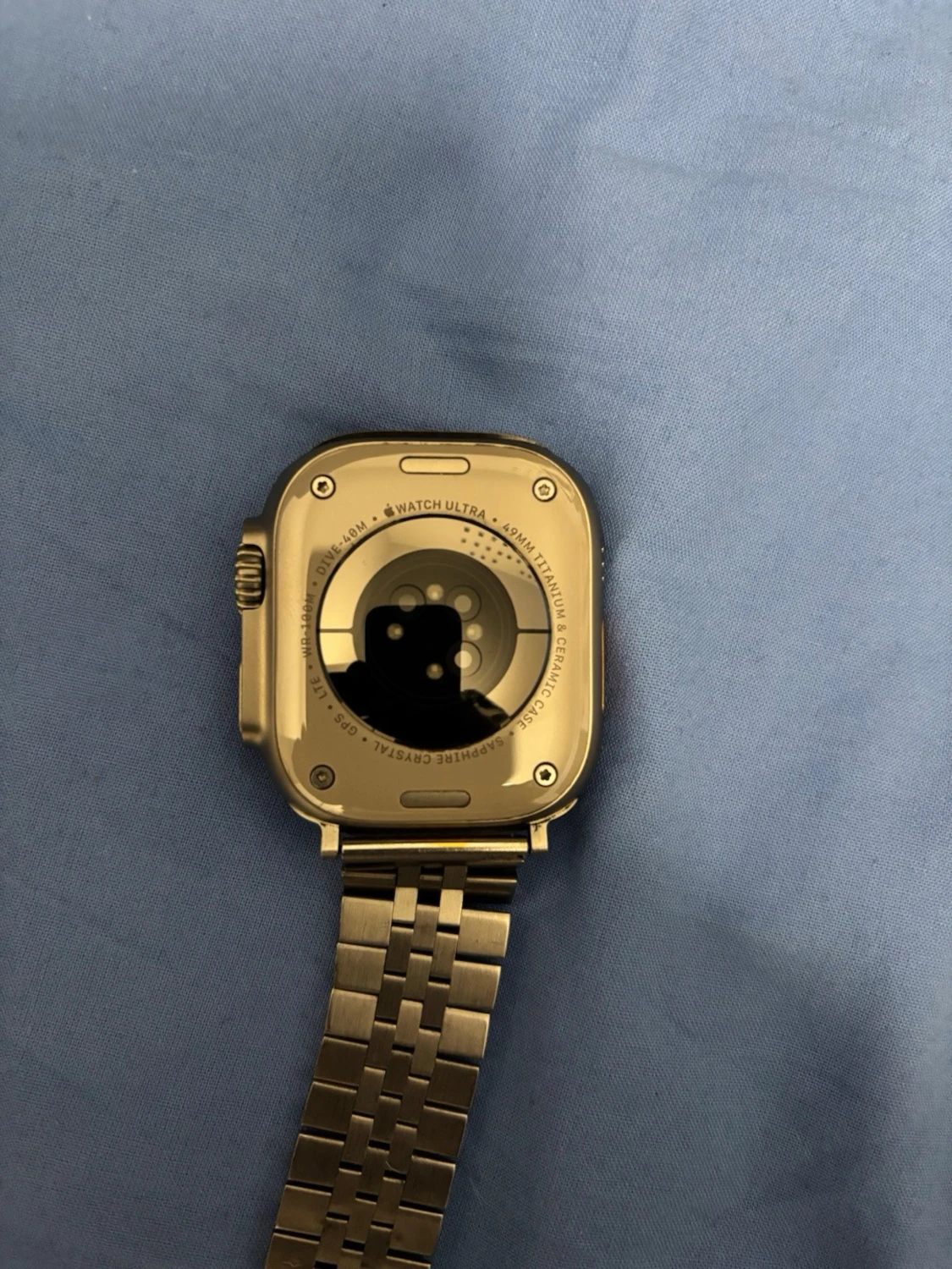 Apple Watch Ultra med metallarmband - 1