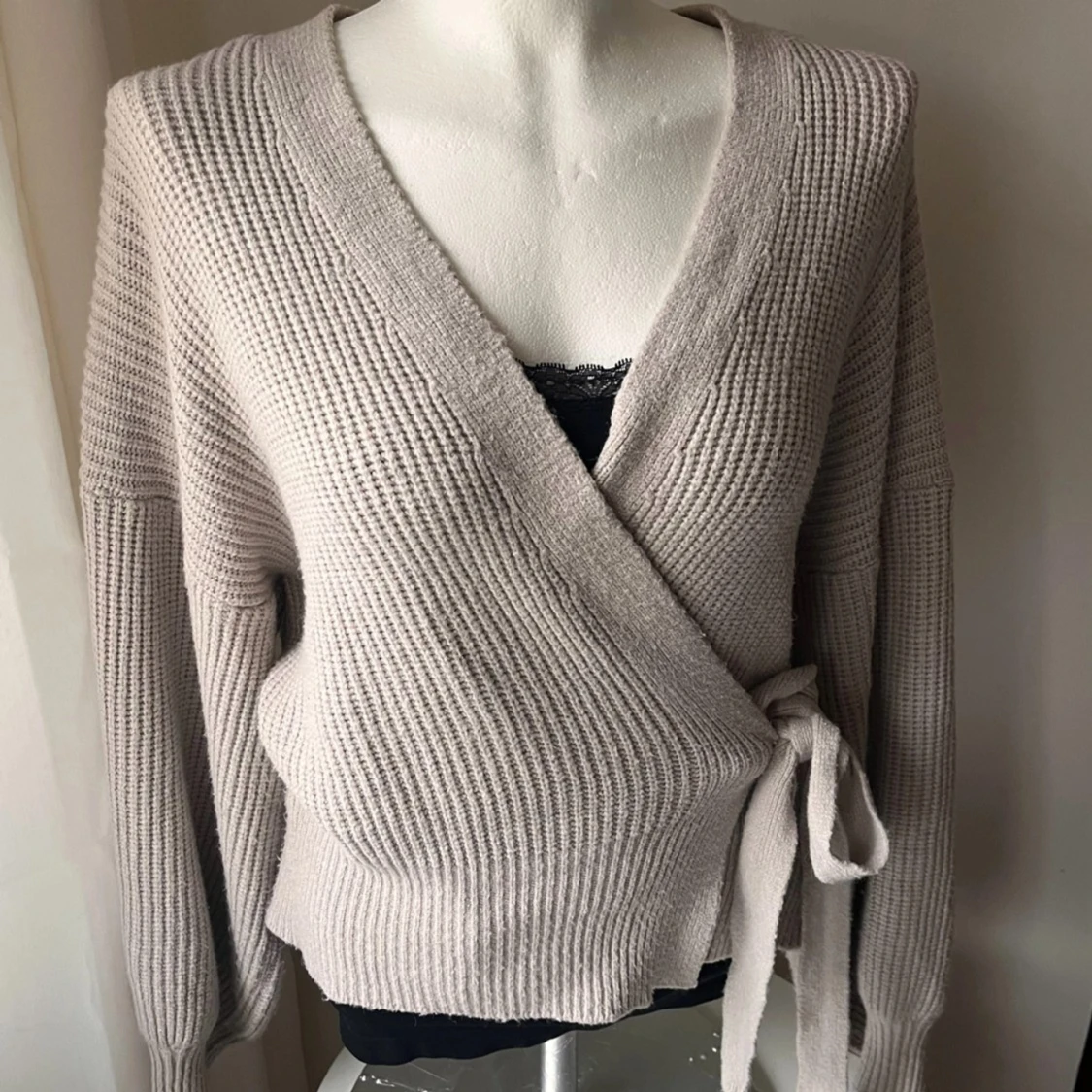 Beige omlottkofta - 90