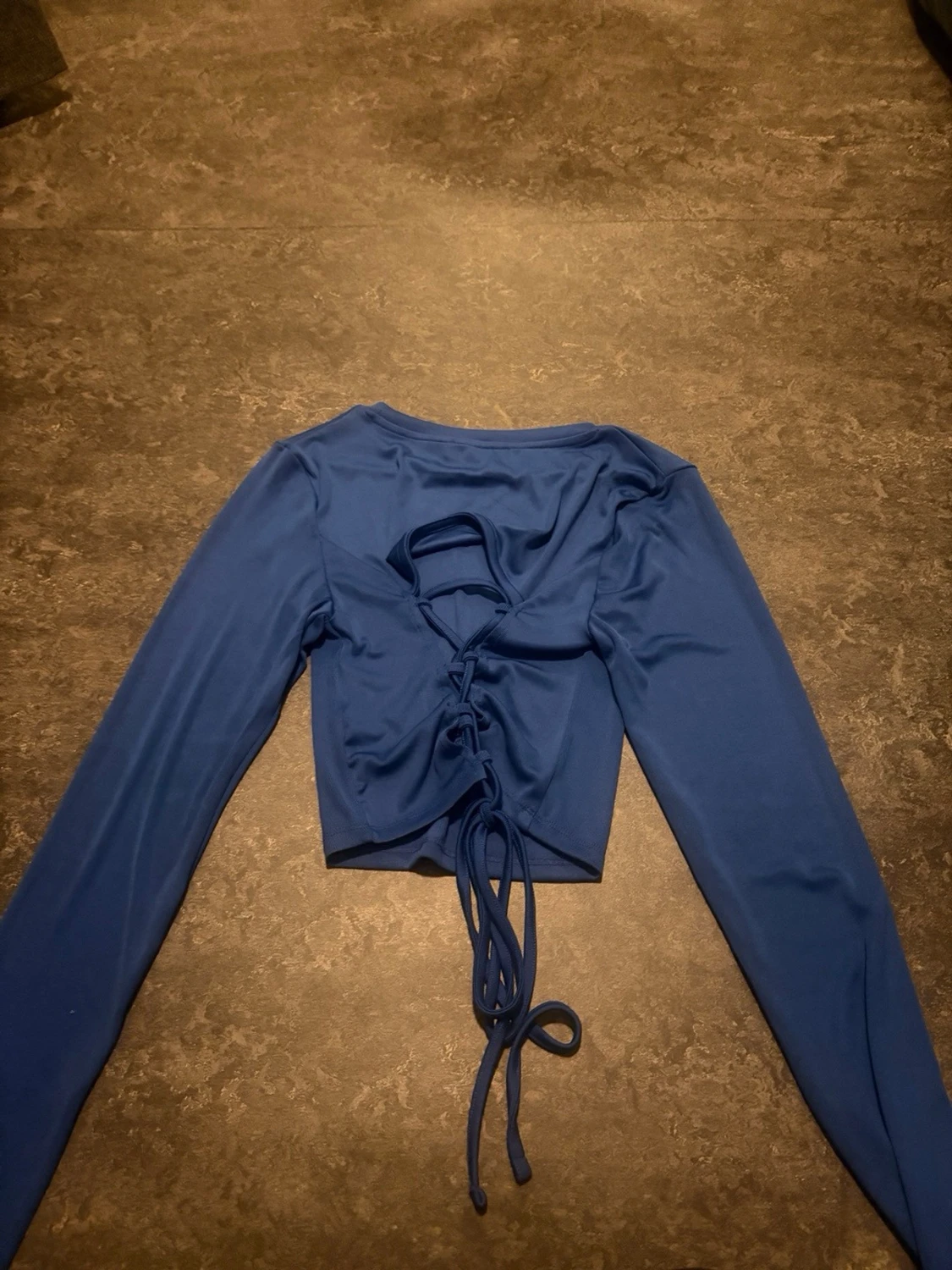 Blå croppad topp med snörning - 1