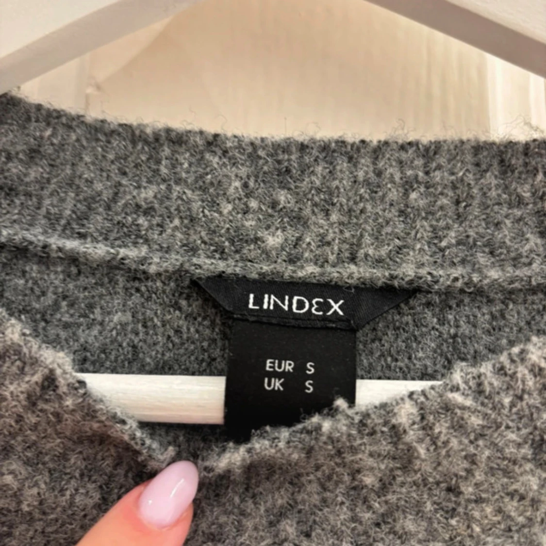 Grå stickad tröja från Lindex - 3