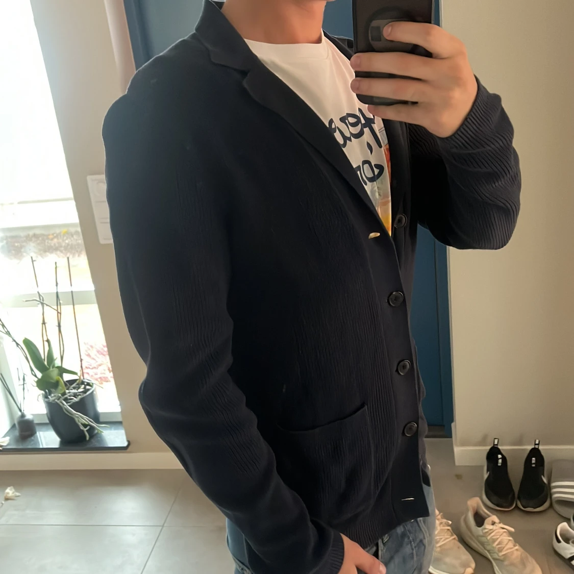 Mörkblå kofta med knappar från Dressmann - 1