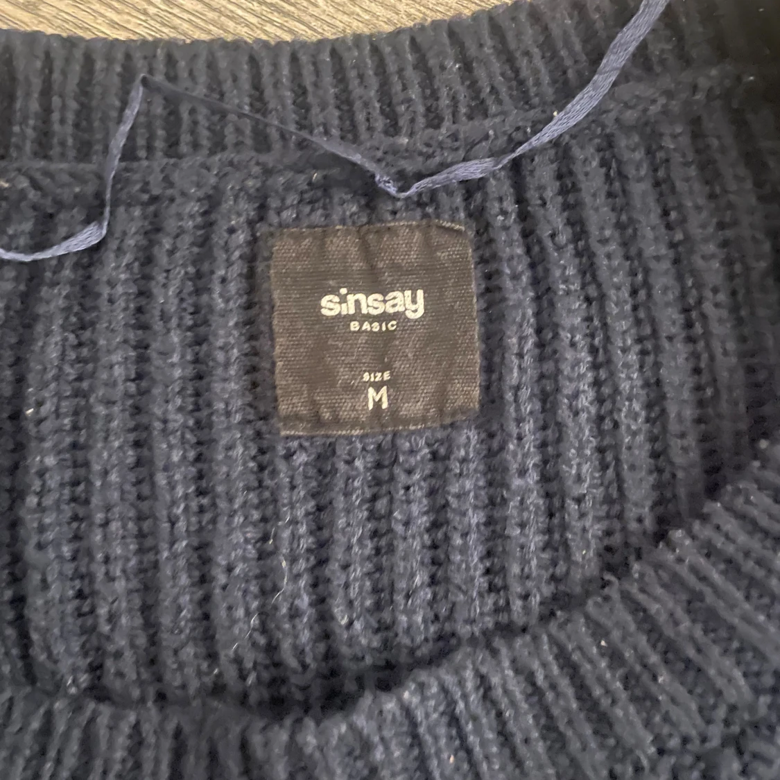 Mörkblå croppad stickad tröja - 4