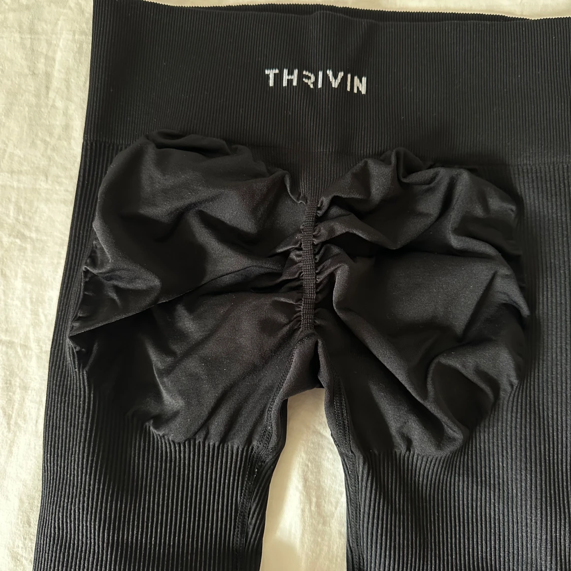 Svarta seamless leggings från Thrivin - 2