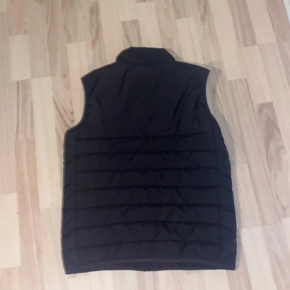 Svart dunväst från Lyle & Scott - 90