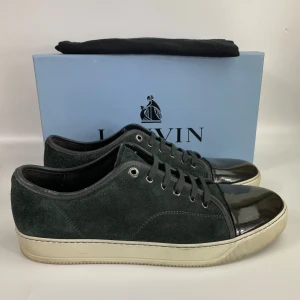 Lanvin skor - Hej! Säljer nu dessa sjukt snygga lanvin skor. Skorna är i toppskick! Har begränsat antal boxar och dustbag. Hör av dig vid frågor. 
