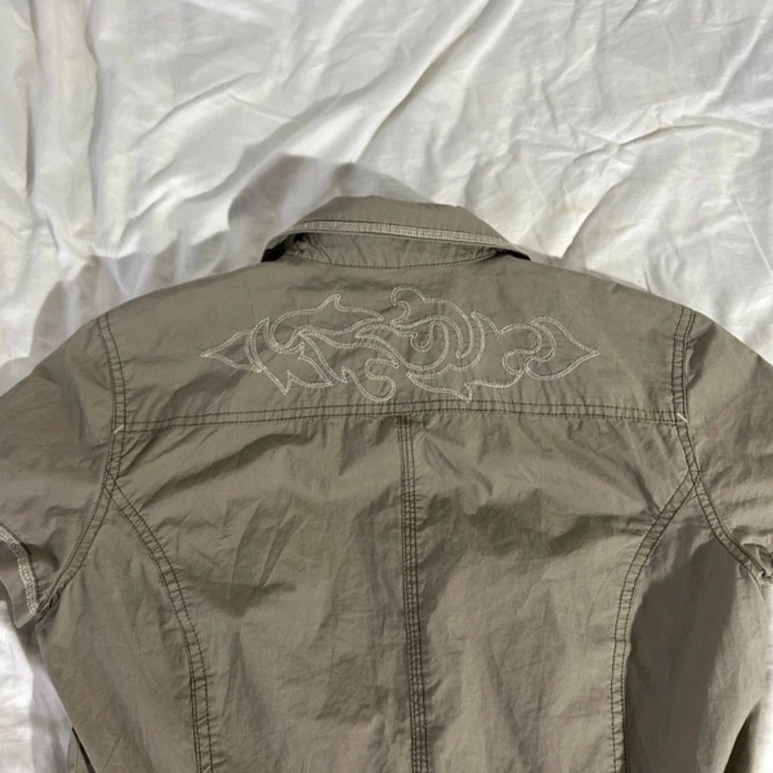 Camo grön tröja med knyt från Bonita - 2