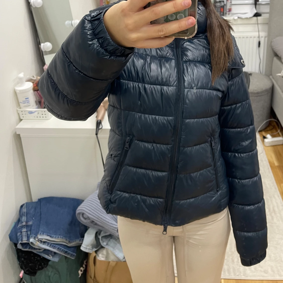Mörkblå pufferjacka med huva - 1