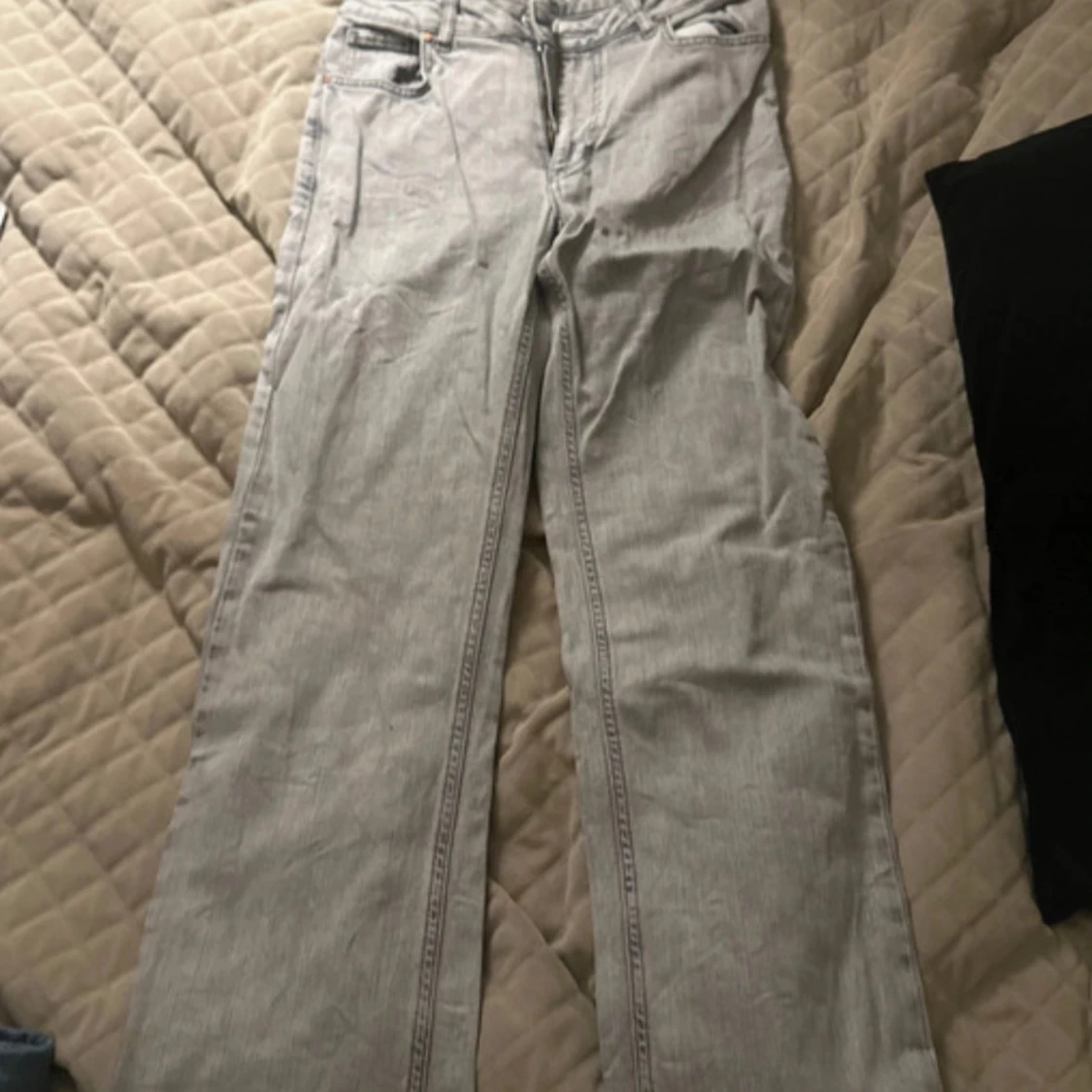 Grå wide jeans midwaist