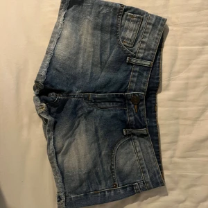 Lågmidjade jeansshorts - Lågmidjade jeansshorts