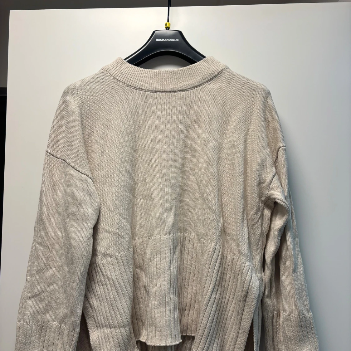 Beige stickad tröja från ONLY