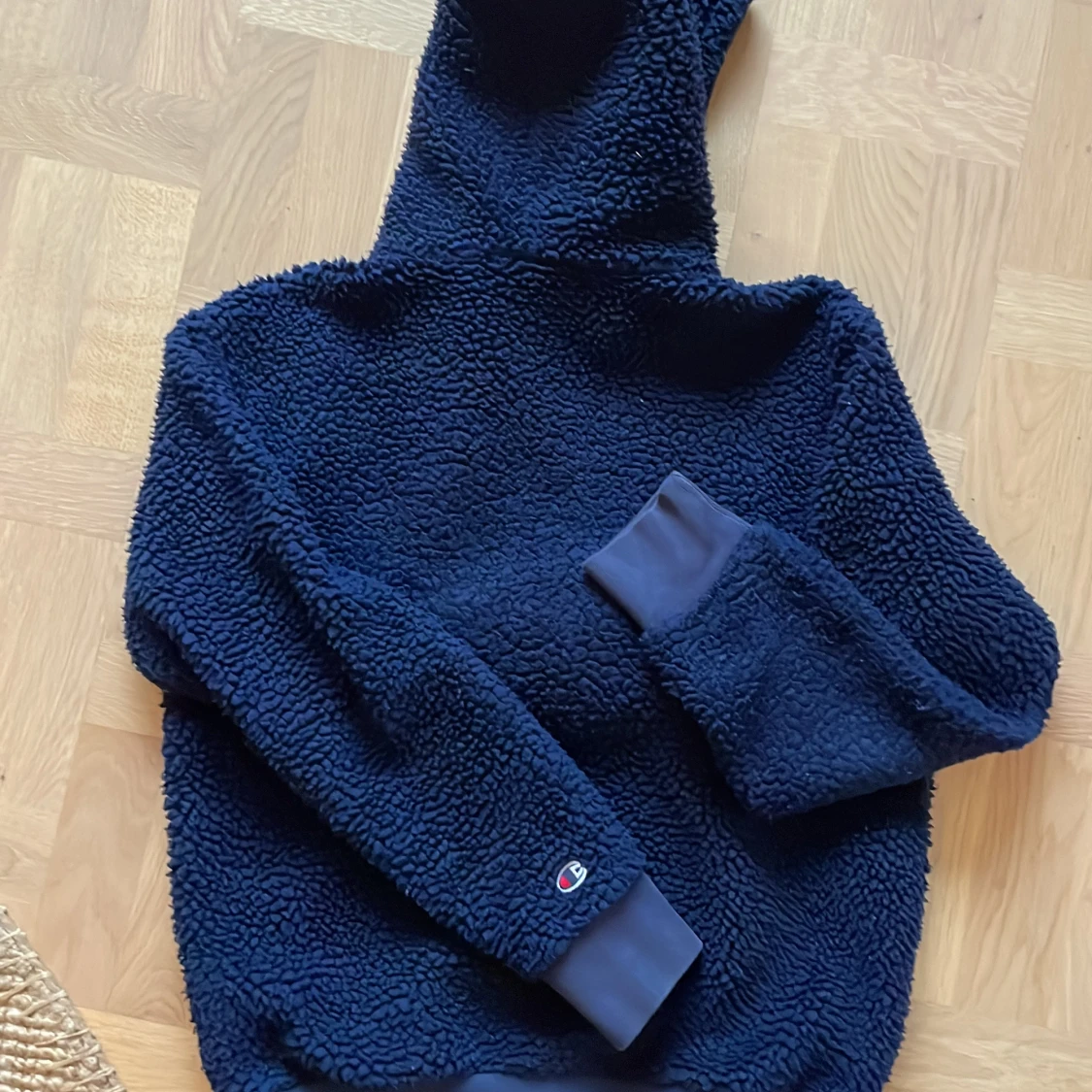 Mörkblå fleece hoodie från Champion - 2