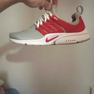 Nike air presto  - Hej säljer dessa som nya, tar hand om allt jag äger speciellt skor  Storlek 41 