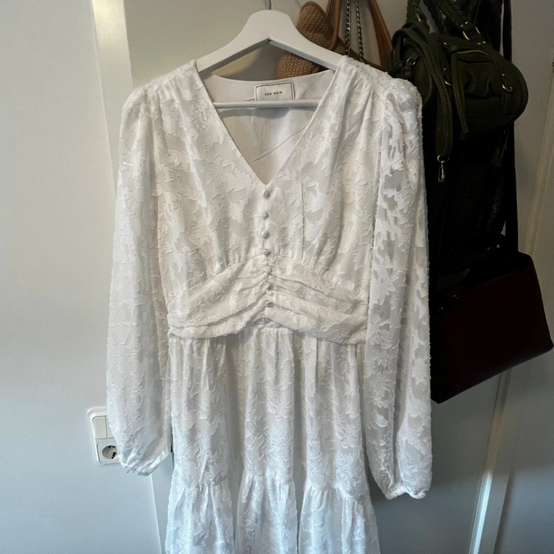 Vit kortklänning från Neo Noir - 2