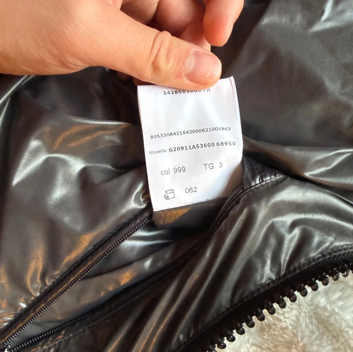 Moncler Maya svart storlek 3 - 4