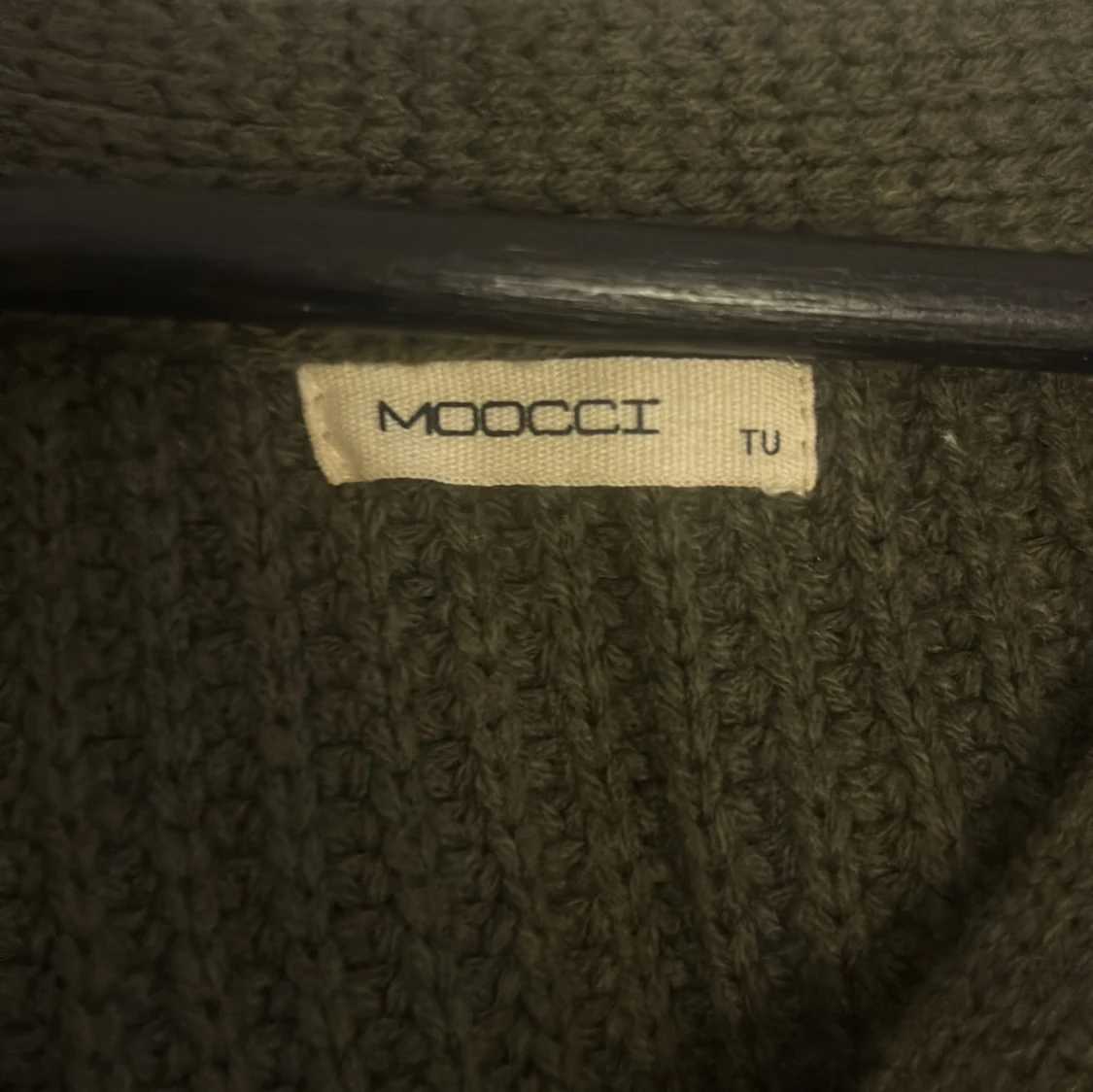 Olivgrön omlottkofta från Moocci - 1