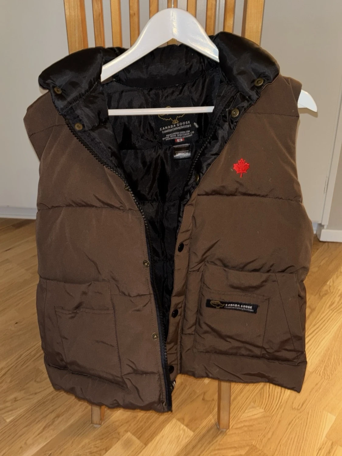 Brun dunväst från Canada Goose