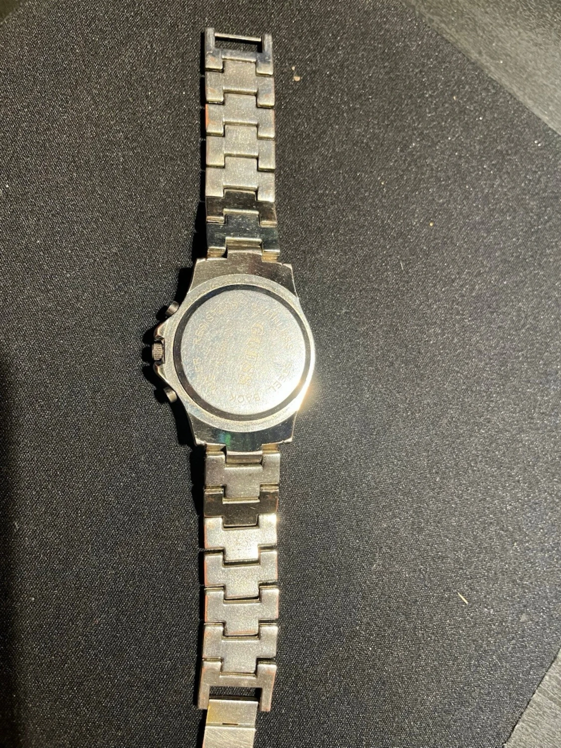 Silverfärgad glittrig väst från Guess - 2