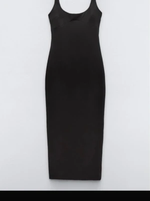 SÖKER DENNA KLÄNNING FRÅN ZARA - Söker denna klänning från Zara 