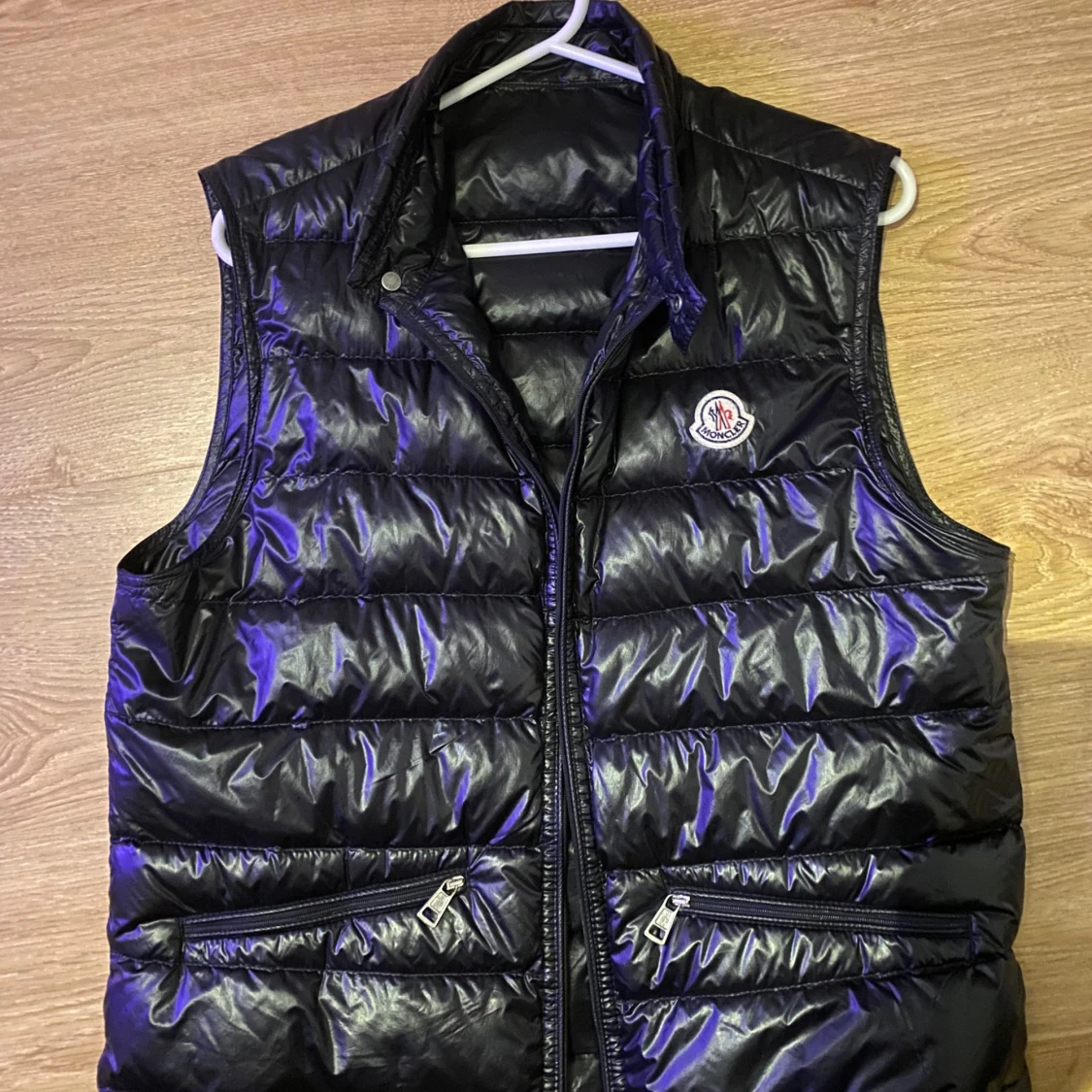 Svart dunväst från Moncler