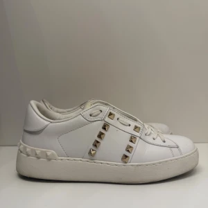 Valentino Rockstud  - Valentino rockstuds bra skick storlek 36