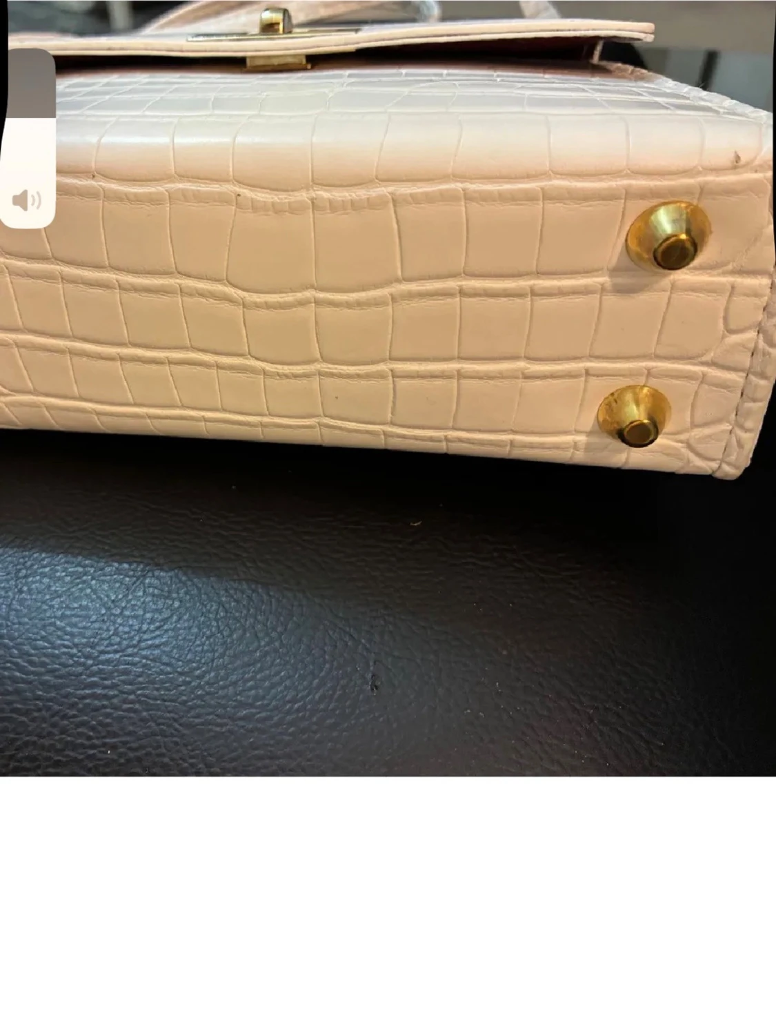 Vit axelväska med krokopräglad yta - 1