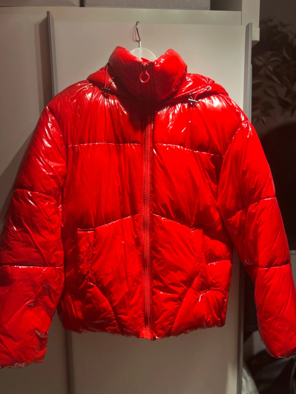 Röd pufferjacka från Vero Moda - 2