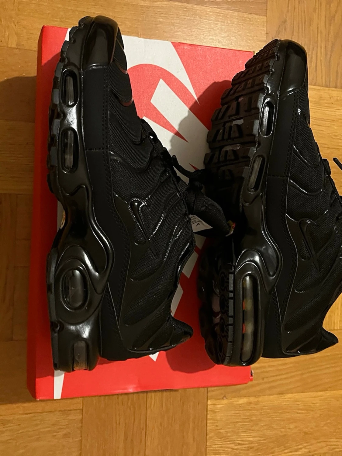 Niiiike tn skor storle 43 bara ett par 