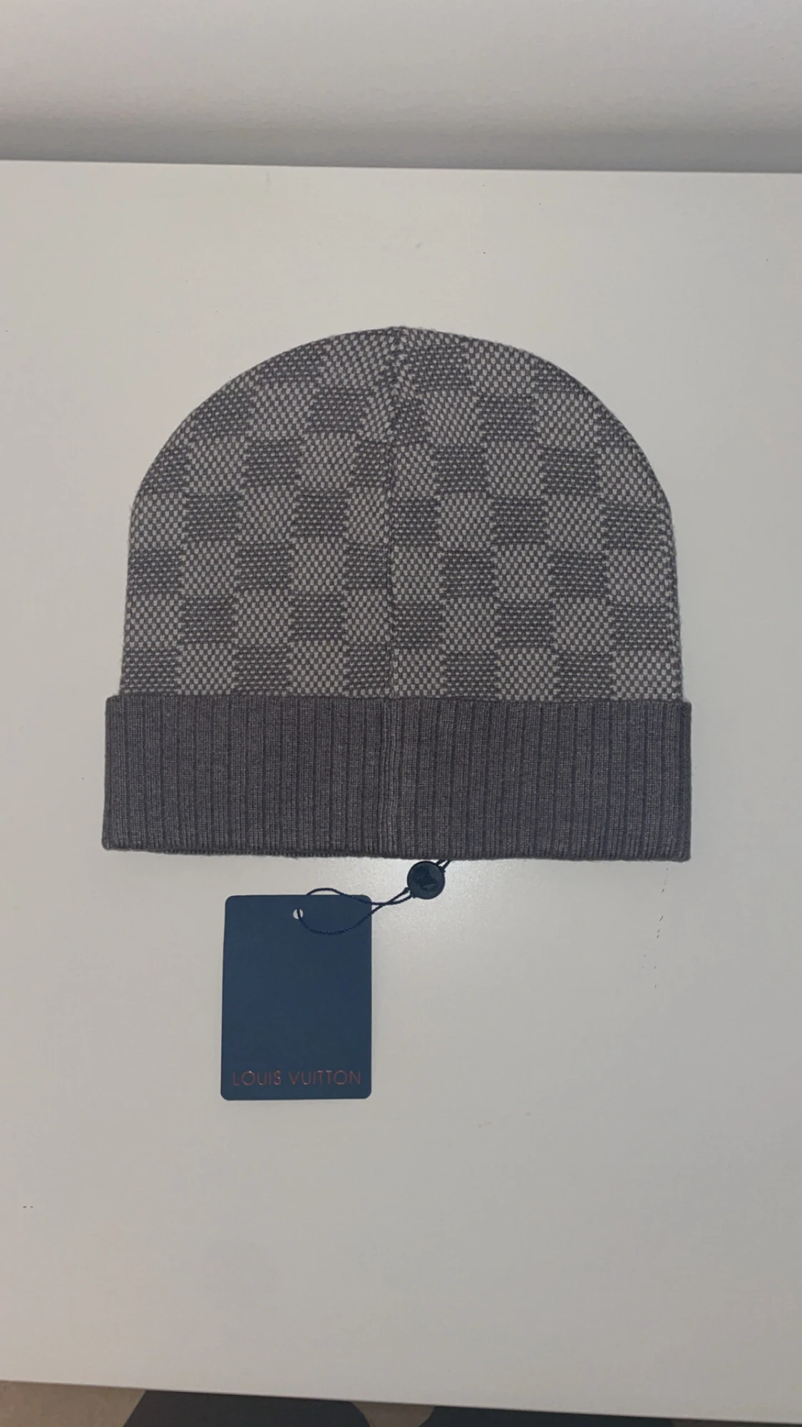 Grå rutig mössa - 1