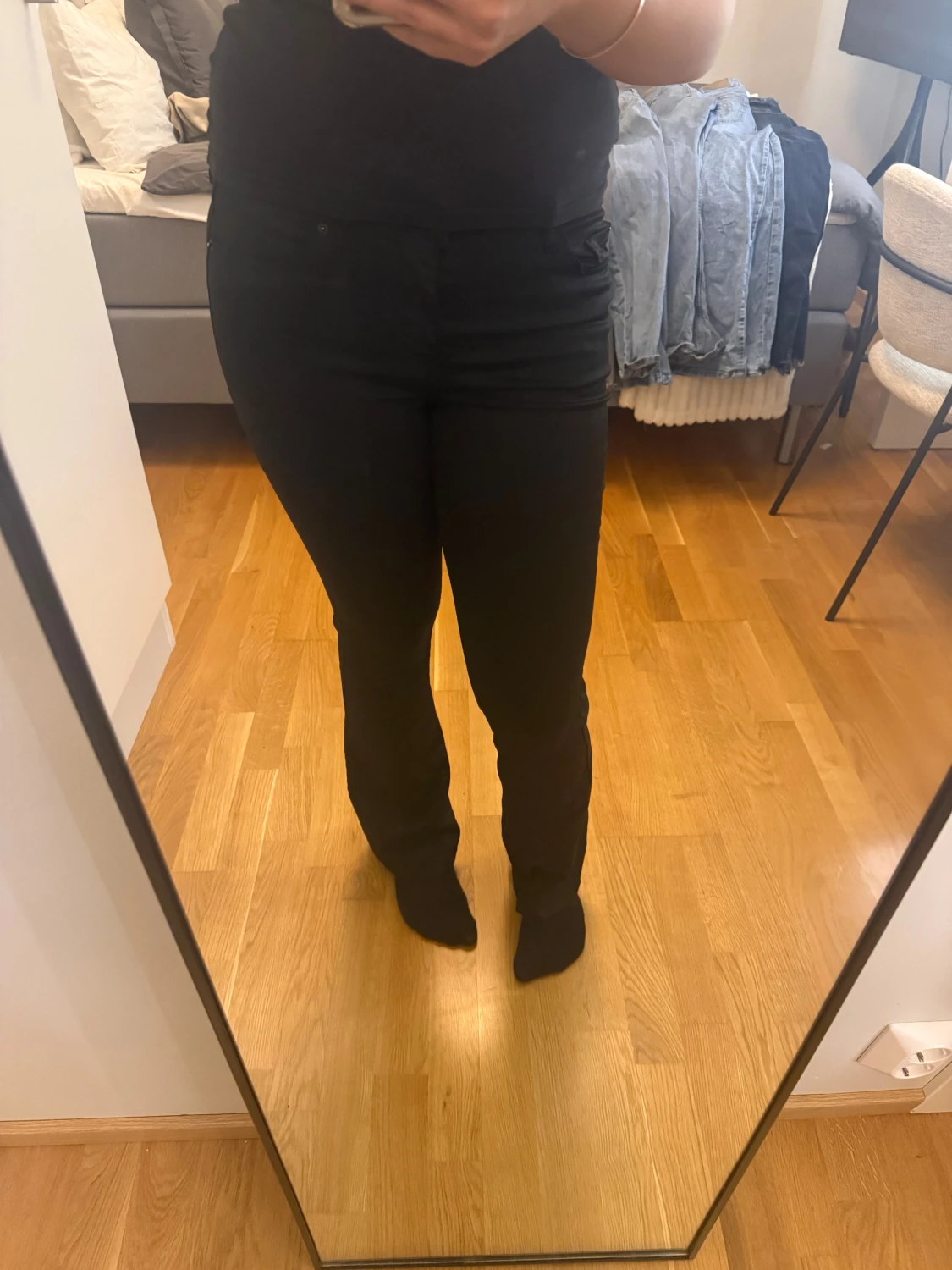 Svarta bootcut byxor M/32