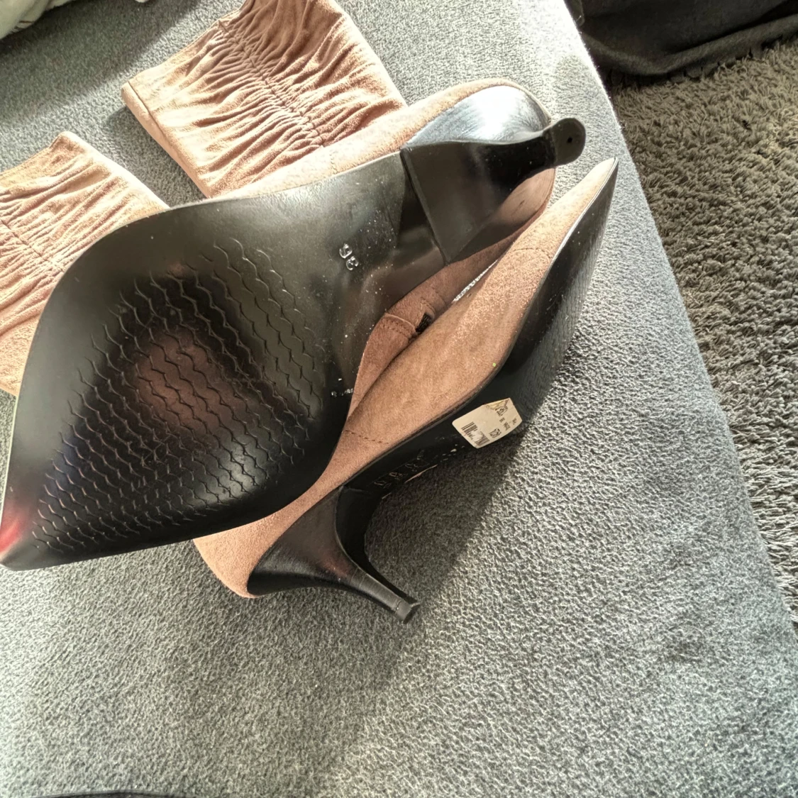 Beige rosa mockastövlar med spetsig tå - 1