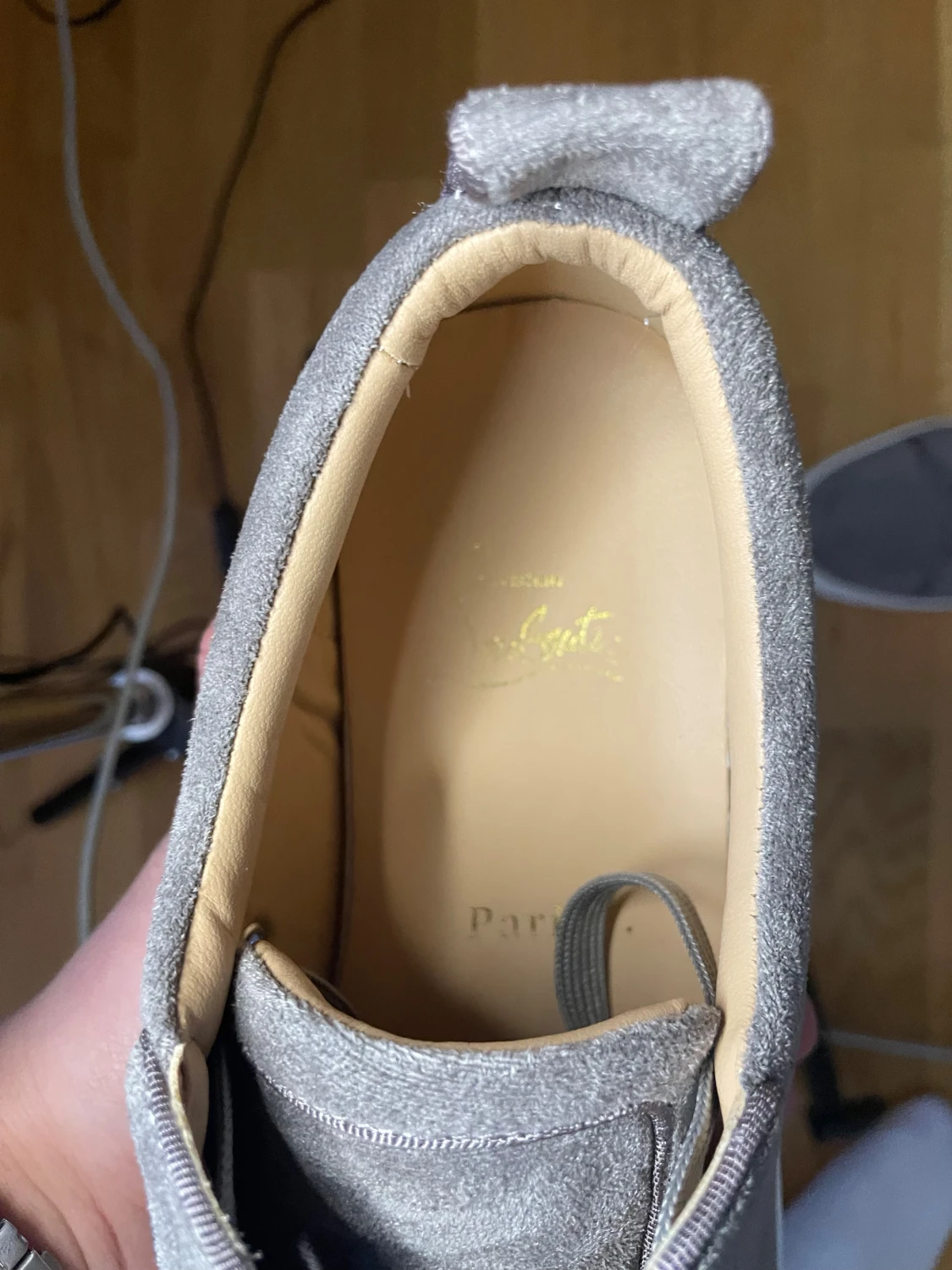 Christian Louboutin Gråa - Kan köpas 12 December! - 3