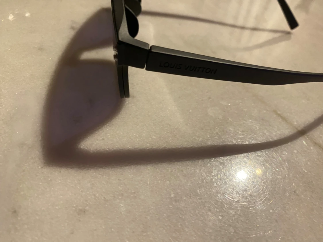 Snygga LV solglasögon med kryss svarta - 3