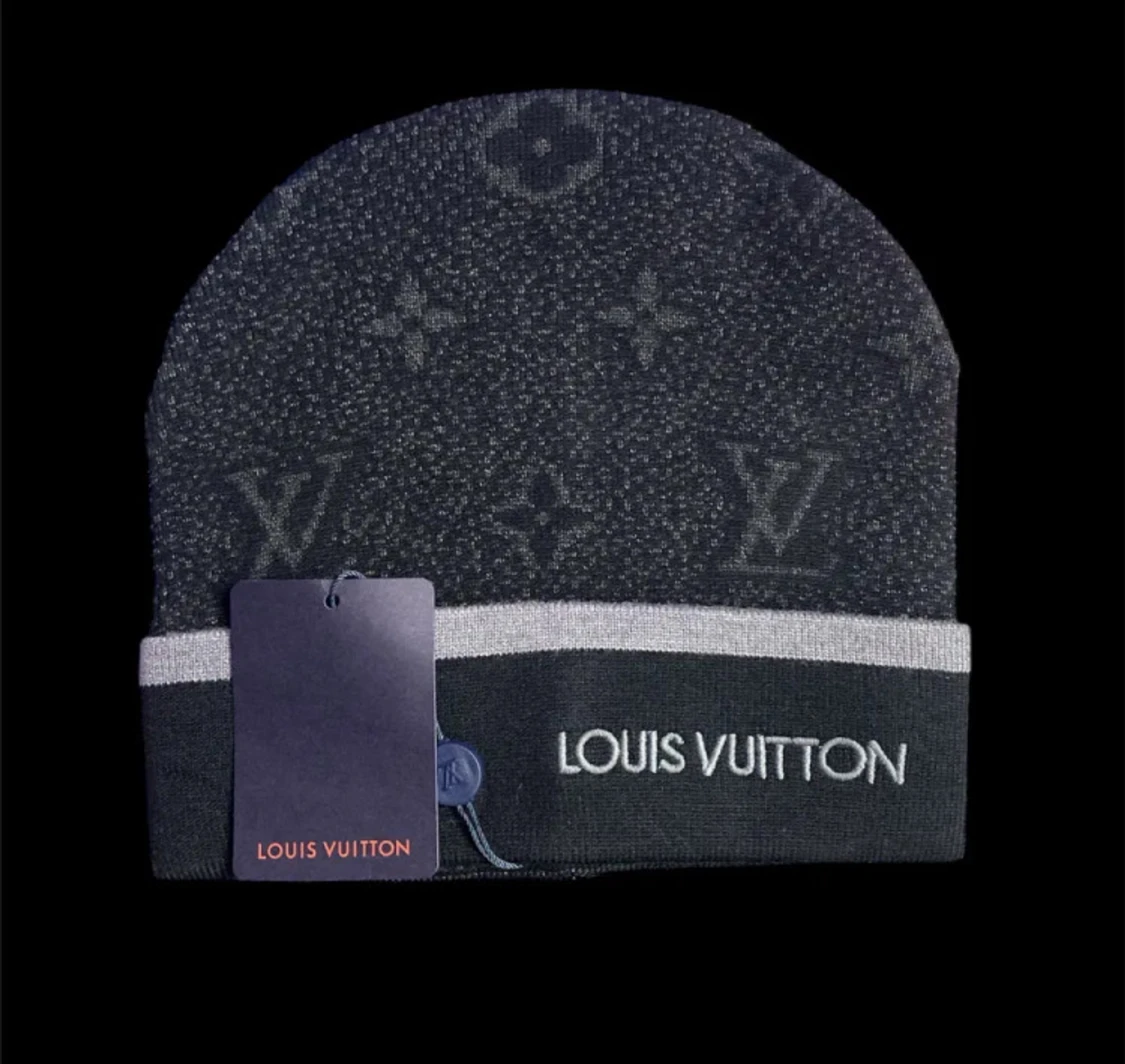 L.V svart mössa  - 1