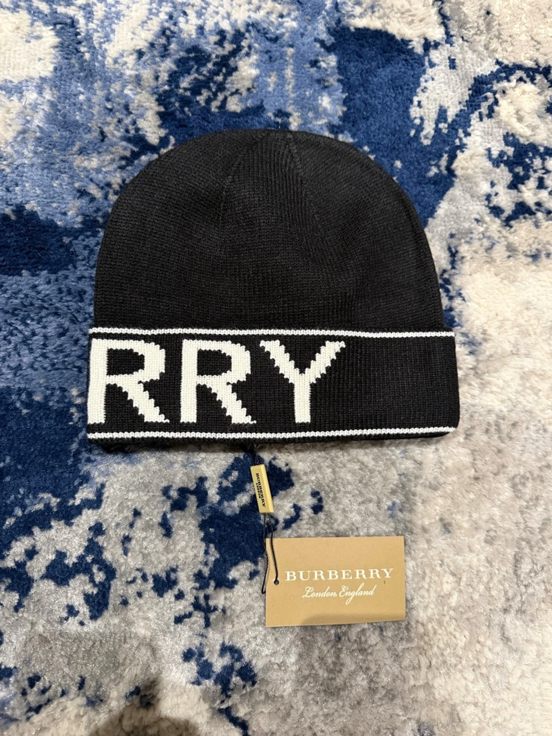 Svart burberry mössa - 1