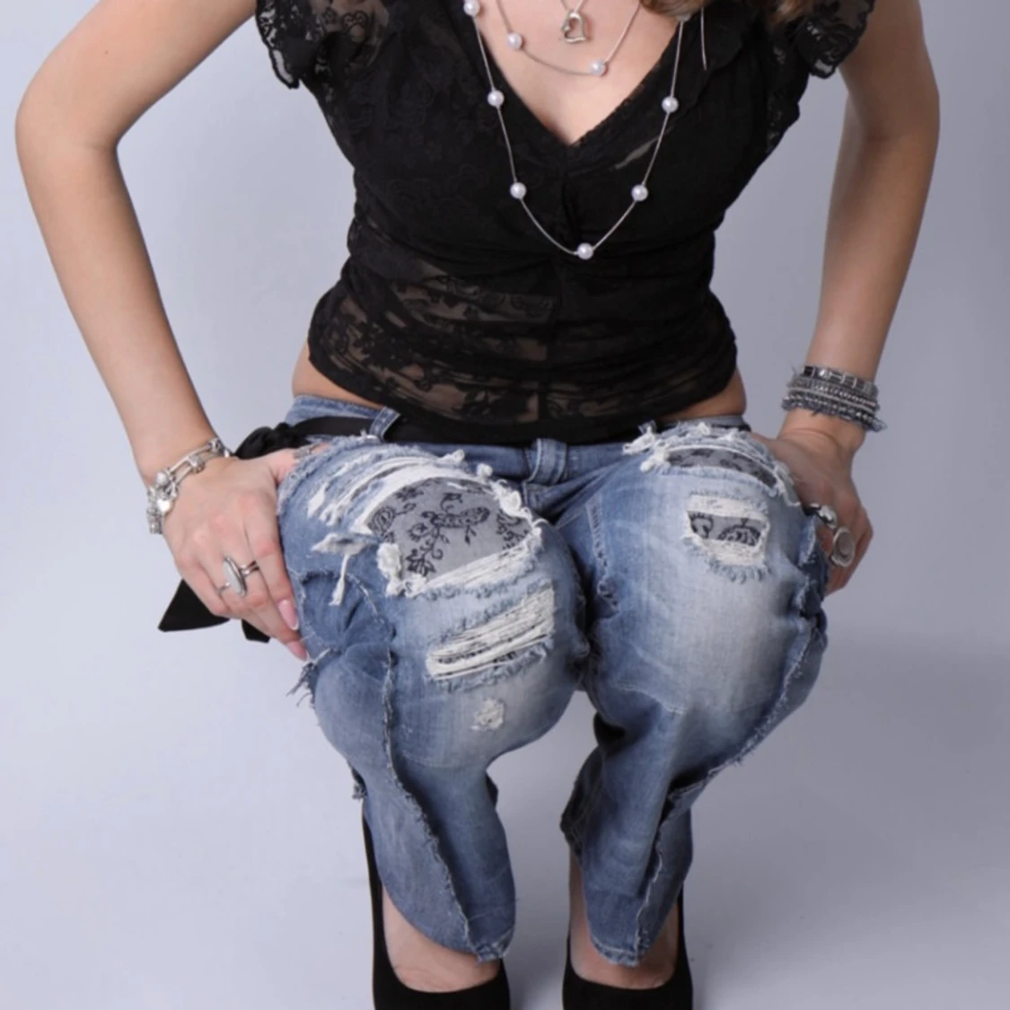 Unika lågmidjade vintage bootcut jeans med slitningar - 2