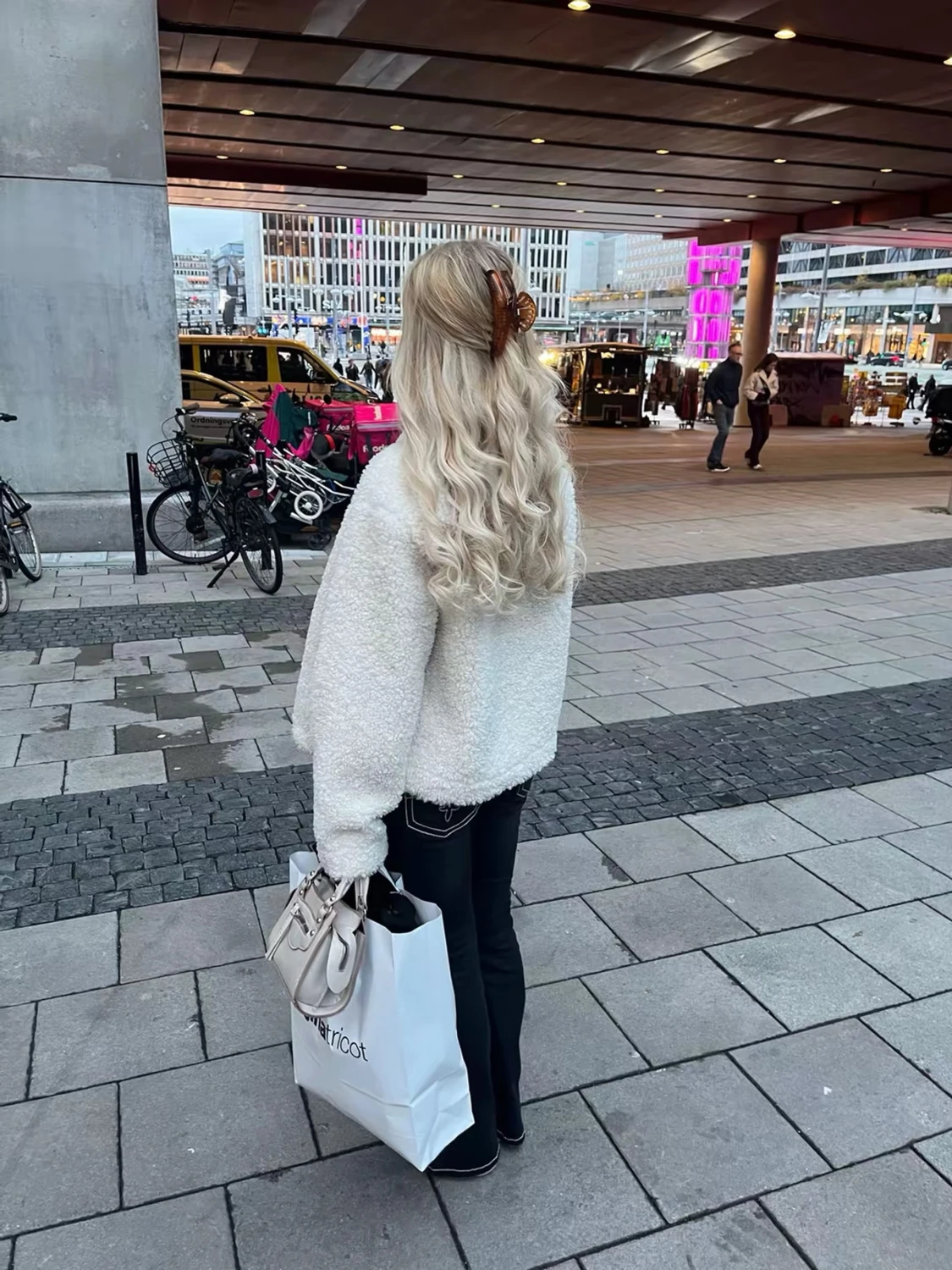 Vit teddyjacka med knappar - 1