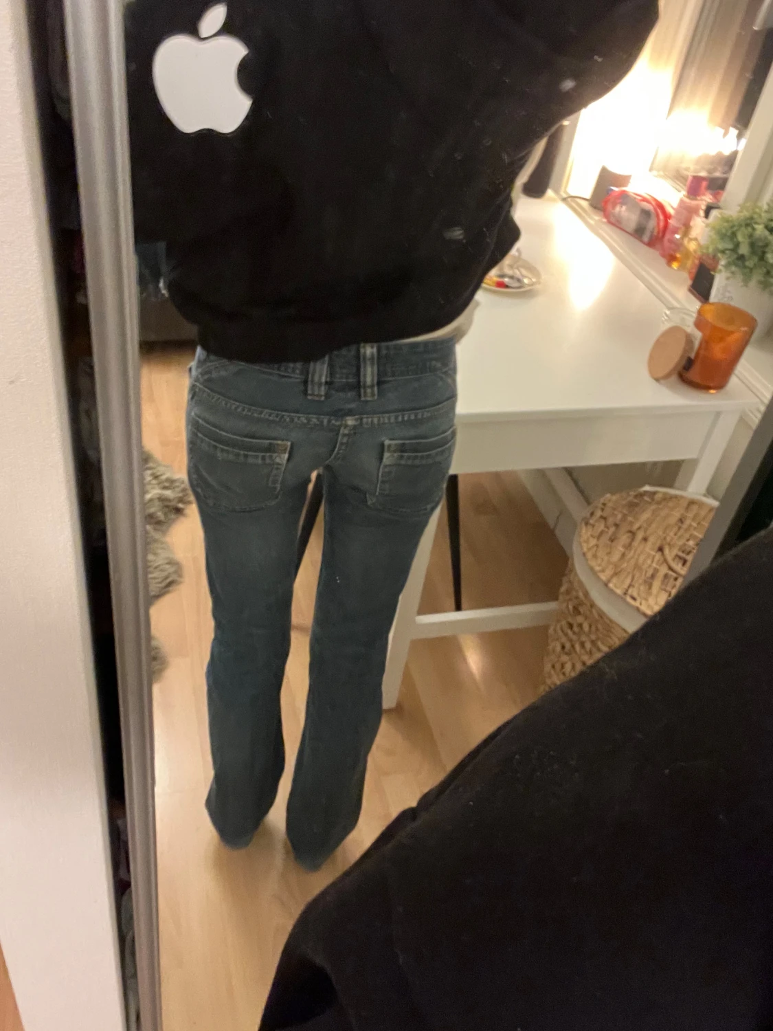 Blå jeans med coola fickdetaljer - 3