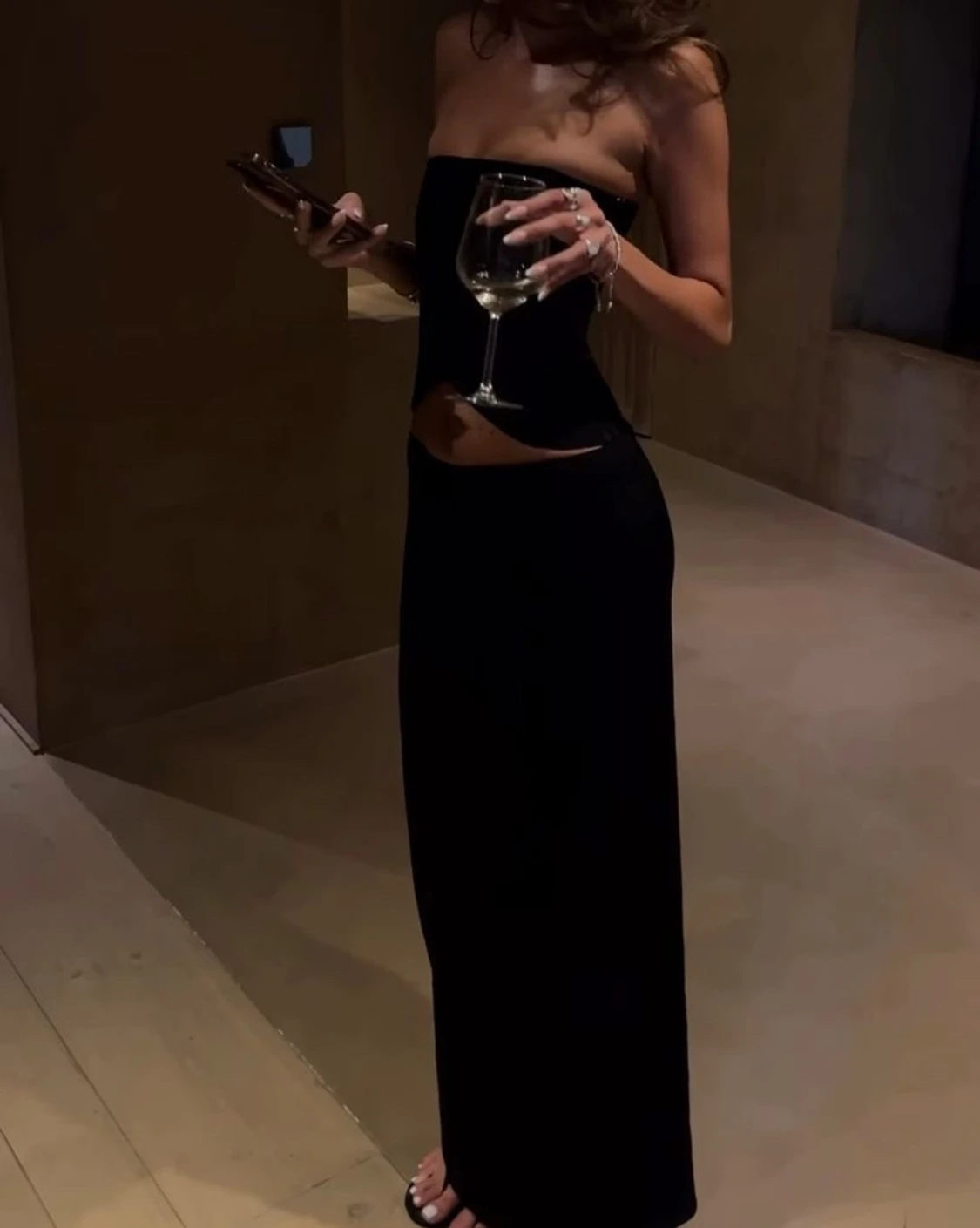 Svart långkjol med slits