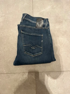 Replay anbass  - Tjena, säljer nu dessa riktigt snygga replay anbass hyperflex i Stl W33 L32. Dom är i riktigt bra skick. Nypris 1600✅Vid minsta funderingar så är det bara att höra av sig//Allt gott