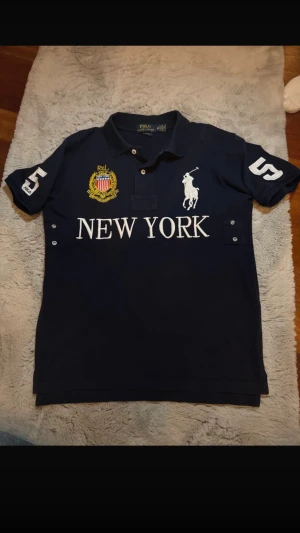 Ralph lauren piké - Säljer min piké då den är för liten. Den är i nyskick. Stl M 