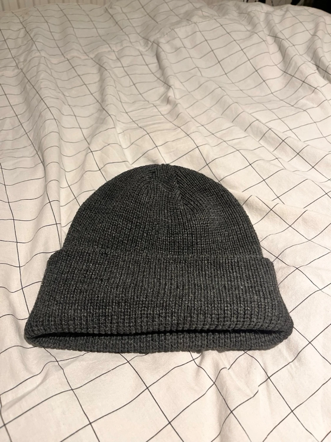 Grå ribbad Moncler mössa - 1