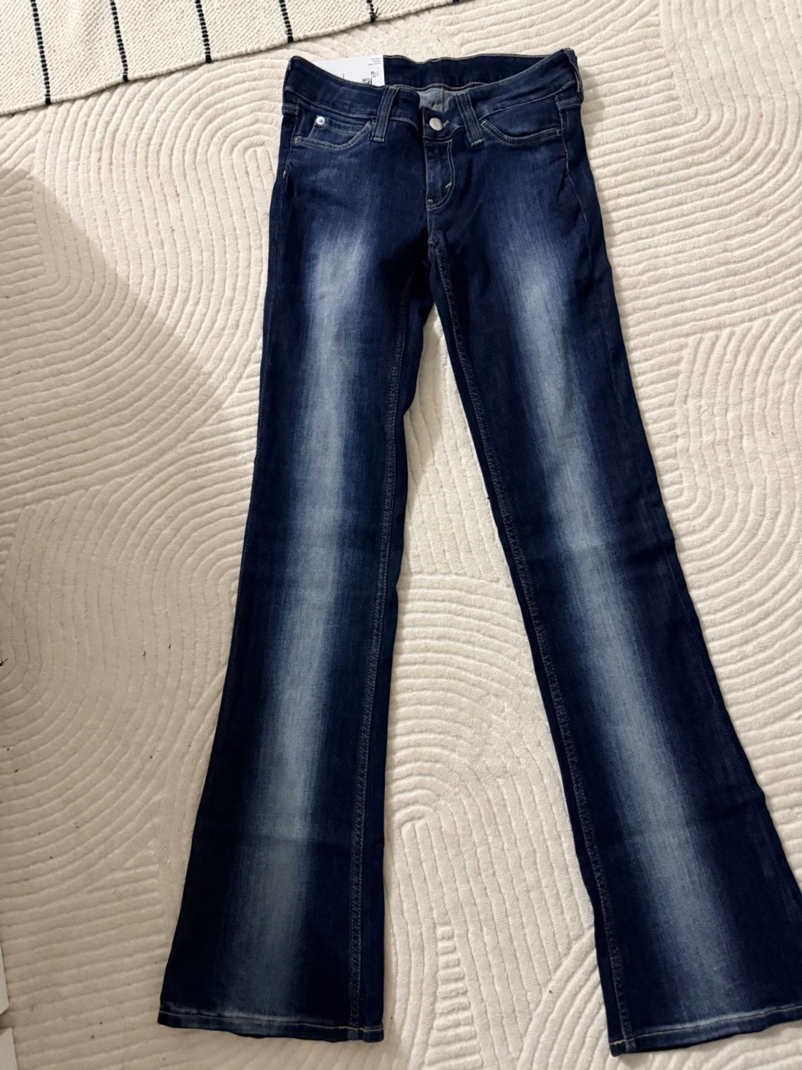 Bootcut jeans från Cheap Monday, blå helt nytt