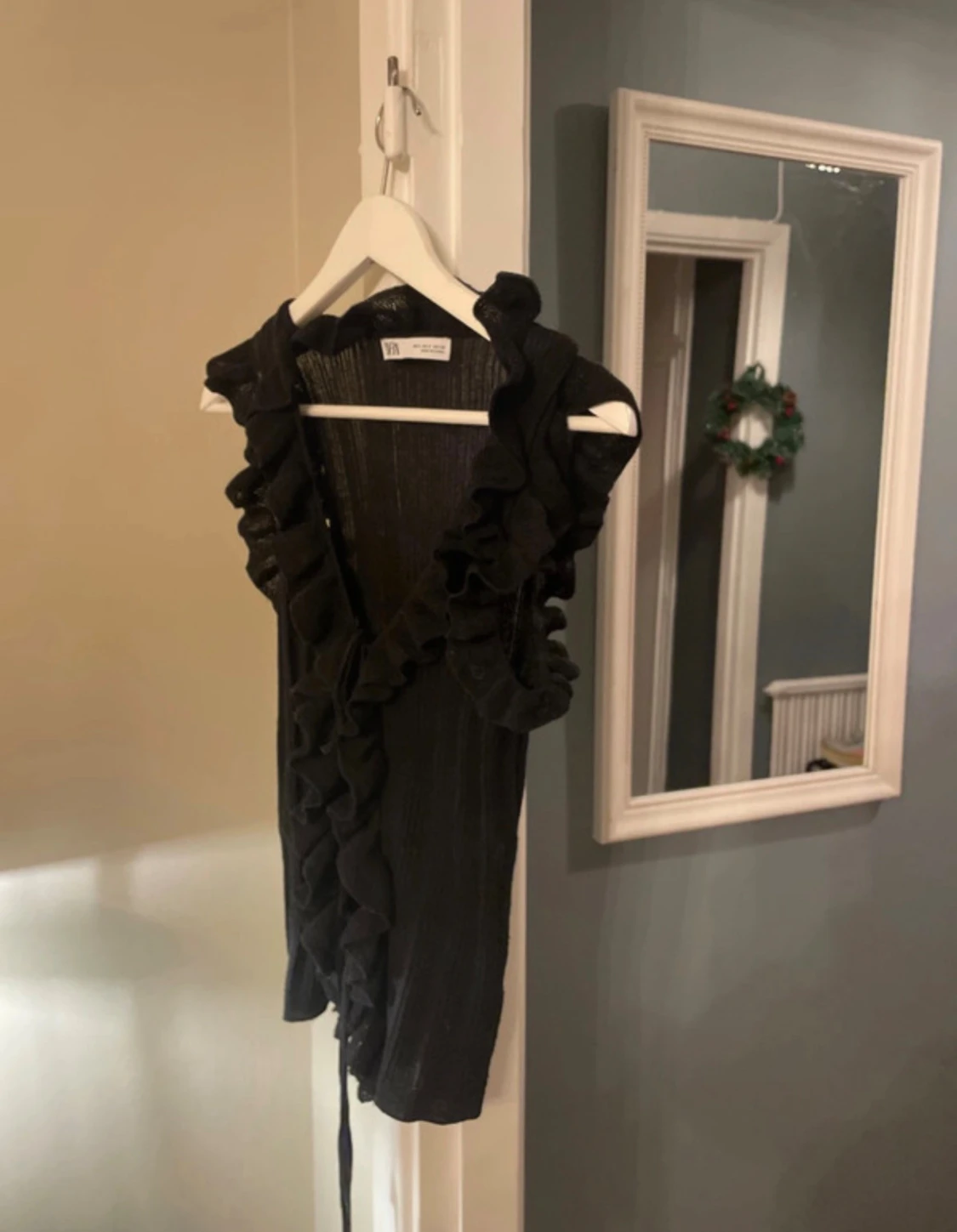 Svart volangtop från Zara - 4